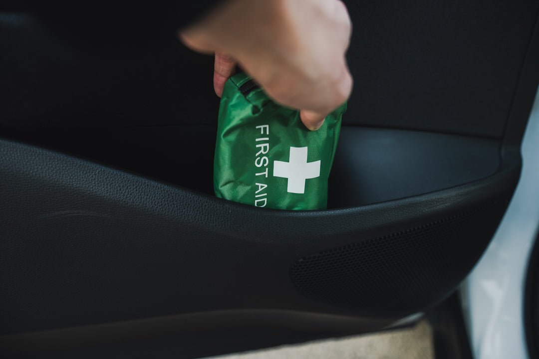 Driving Kit EU Driving Kit + First Aid Kit – P1 Autocare